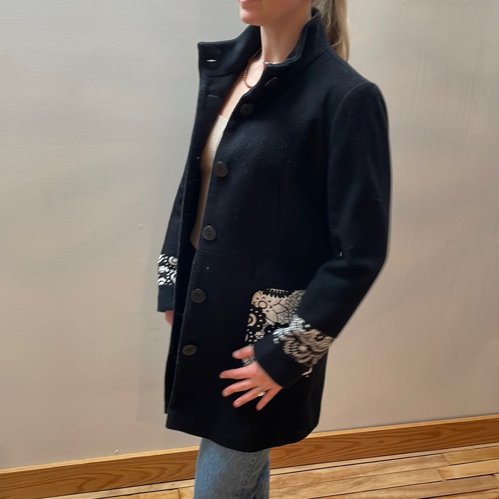 Gorgeous black and white Desigual jacket